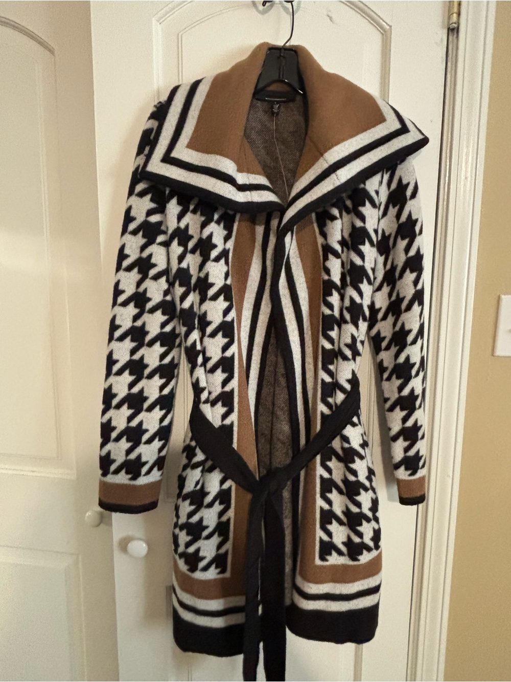 White House Black Market Black, White & Camel Houndstooth Belted Cardigan